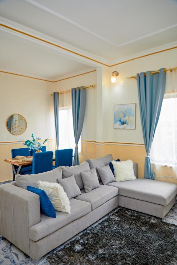 Appartement Avec Vue Panoramique Two Or Three Rooms 야운데 외부 사진