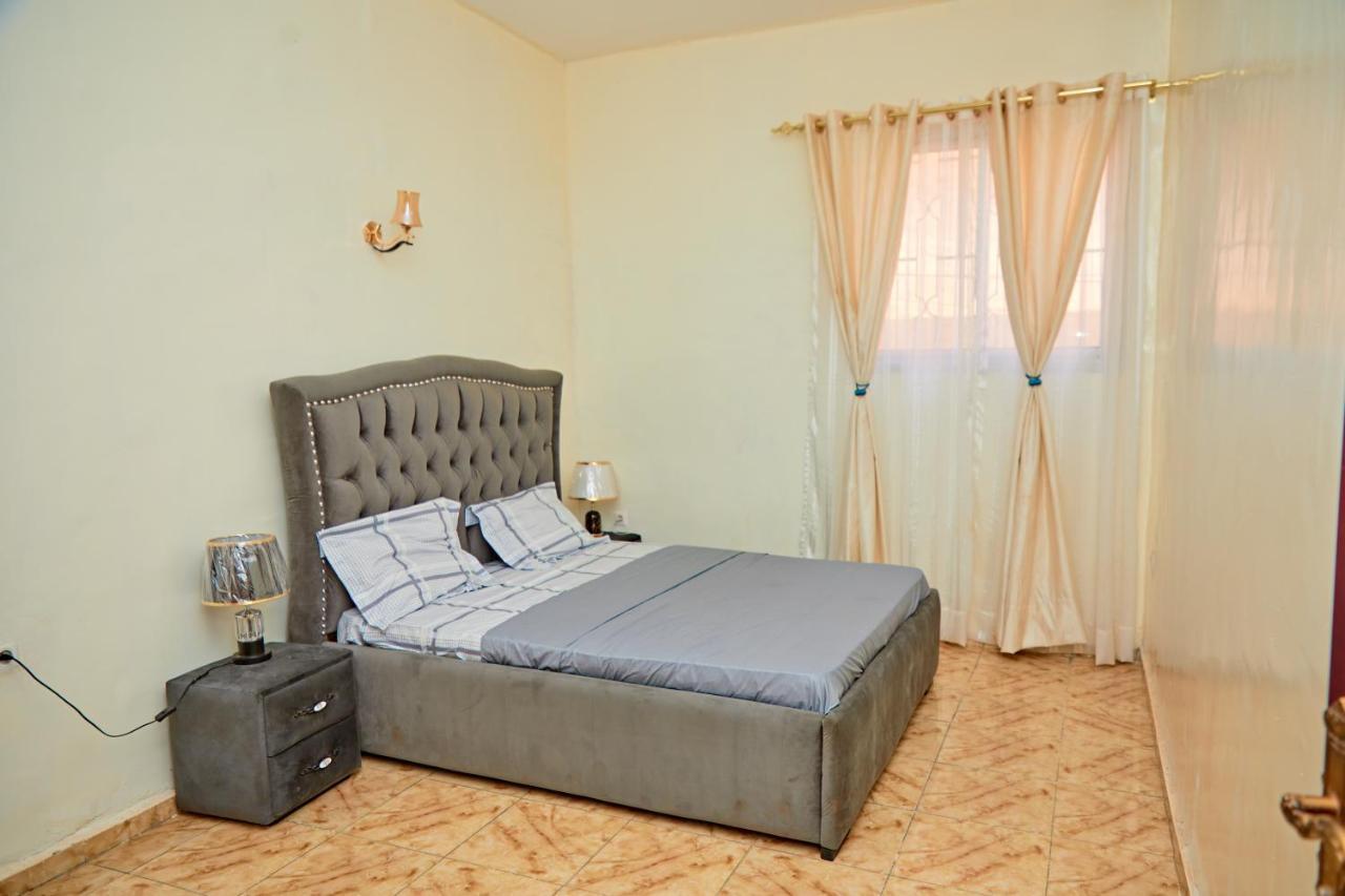 Appartement Avec Vue Panoramique Two Or Three Rooms 야운데 외부 사진