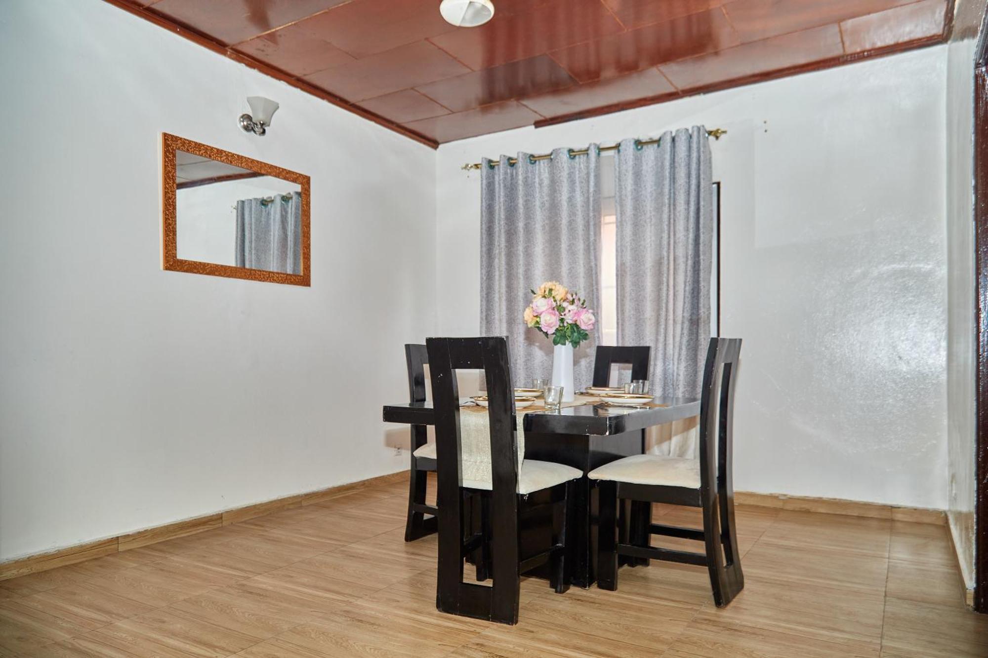 Appartement Avec Vue Panoramique Two Or Three Rooms 야운데 외부 사진