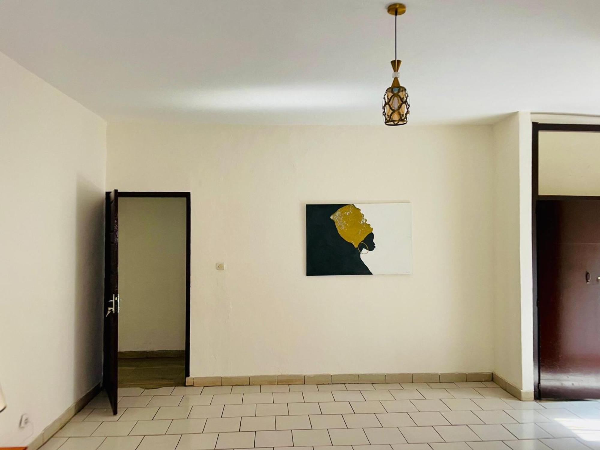 Appartement Avec Vue Panoramique Two Or Three Rooms 야운데 외부 사진