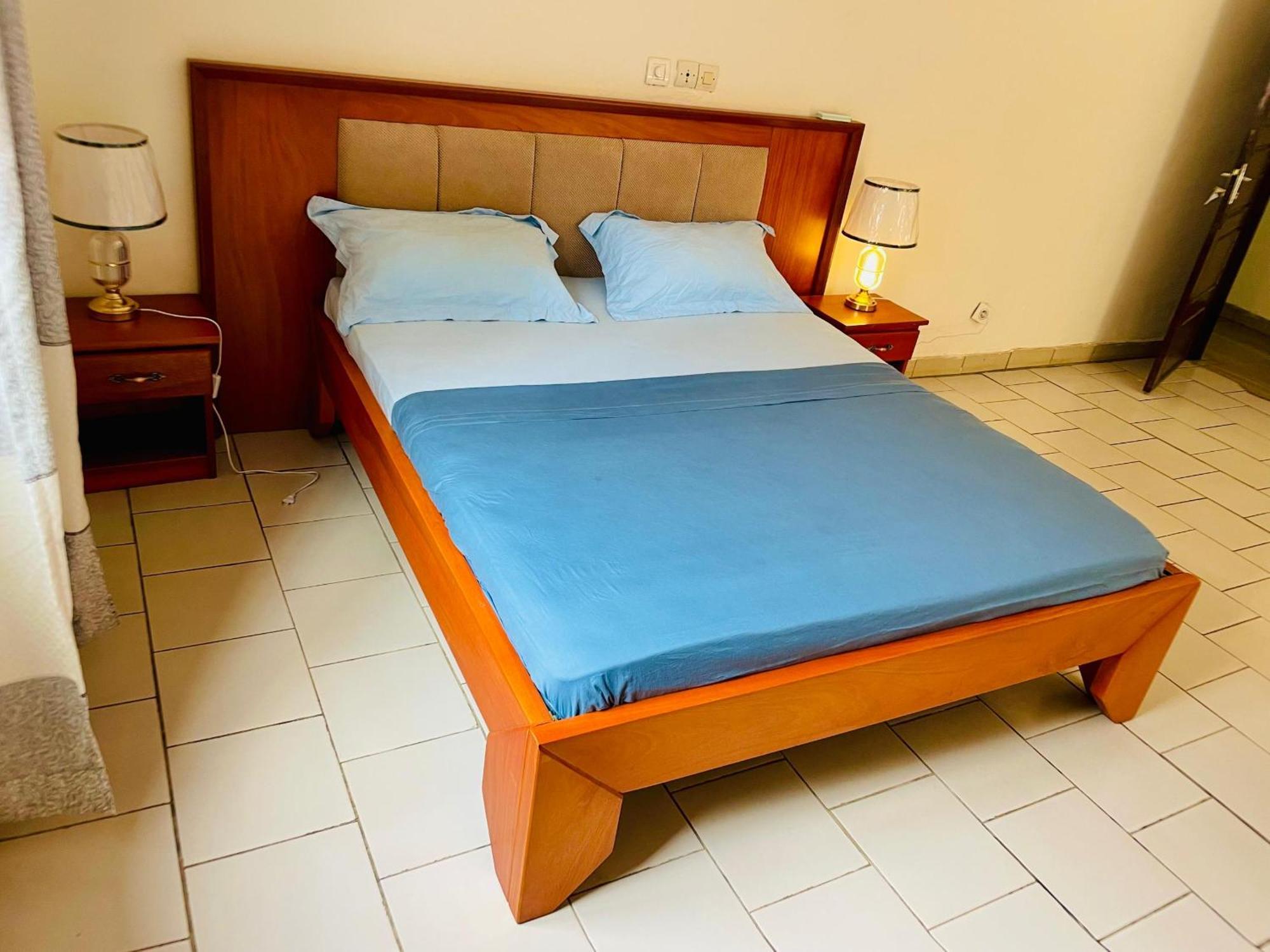 Appartement Avec Vue Panoramique Two Or Three Rooms 야운데 외부 사진