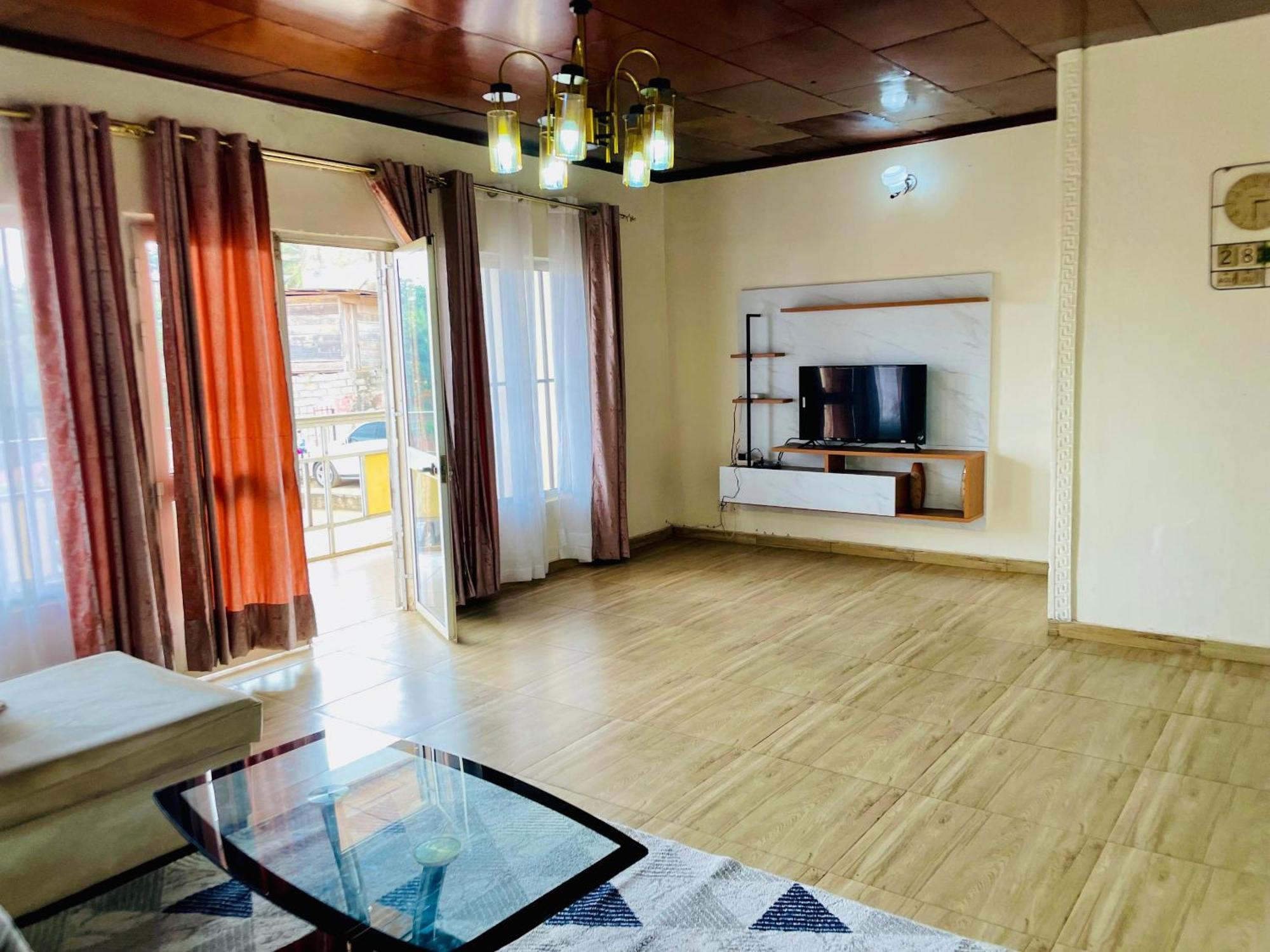 Appartement Avec Vue Panoramique Two Or Three Rooms 야운데 외부 사진