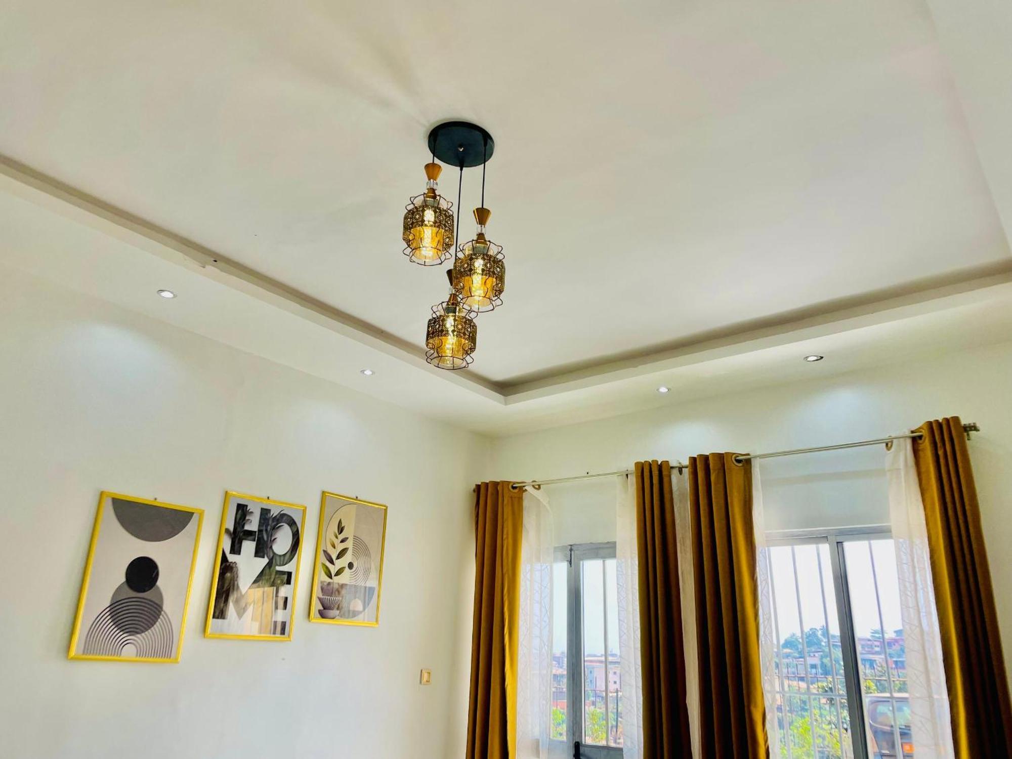 Appartement Avec Vue Panoramique Two Or Three Rooms 야운데 외부 사진
