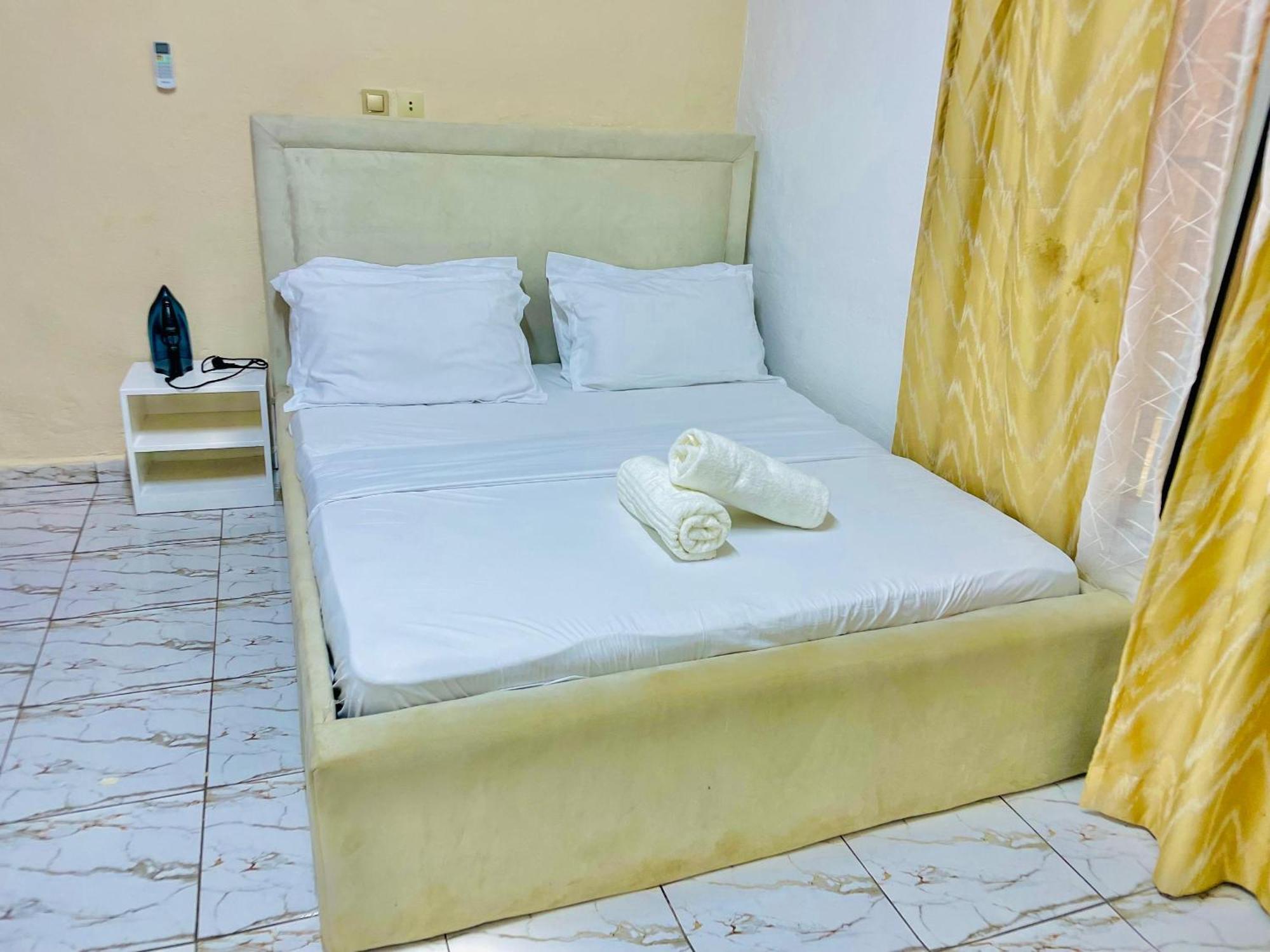 Appartement Avec Vue Panoramique Two Or Three Rooms 야운데 외부 사진
