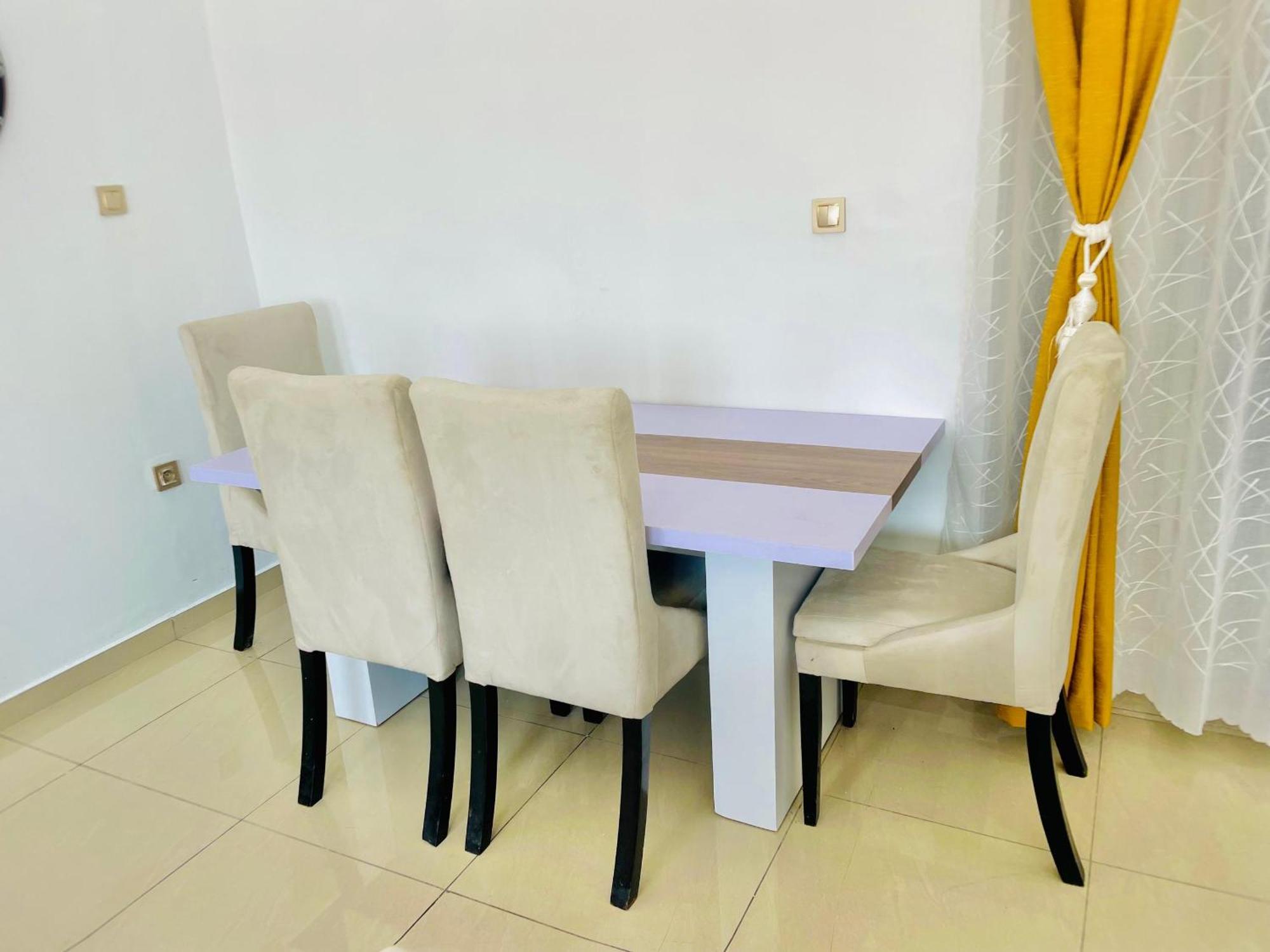 Appartement Avec Vue Panoramique Two Or Three Rooms 야운데 외부 사진